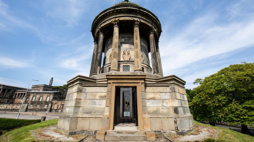 Burns Monument