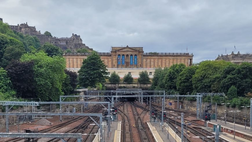 National Gallery and train tracks