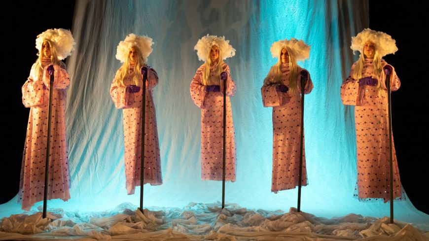5 floating women in Fringe Show Little Wimmin
