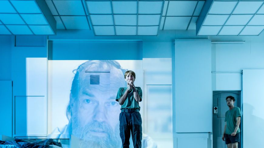 (l-r) Hugo Weaving, Polly Frame & Keegan Joyce in SOLARIS winner of 2 CATS awards. credit Mihaela Bodlovic