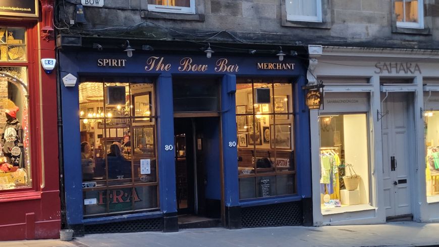 Street view of the Bow Bar on Edinburgh's Victoria Street