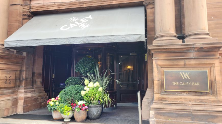 Caley Bar front with flowers