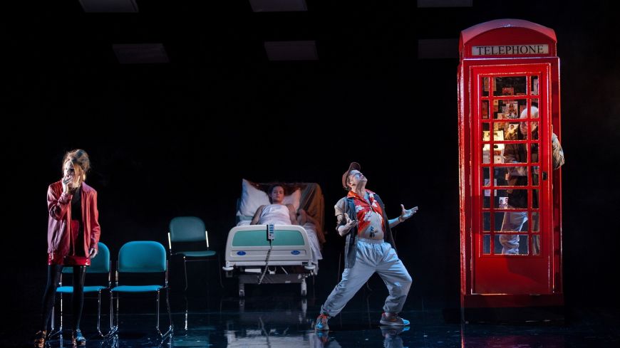 Charlie Sonata, Lyceum, Review