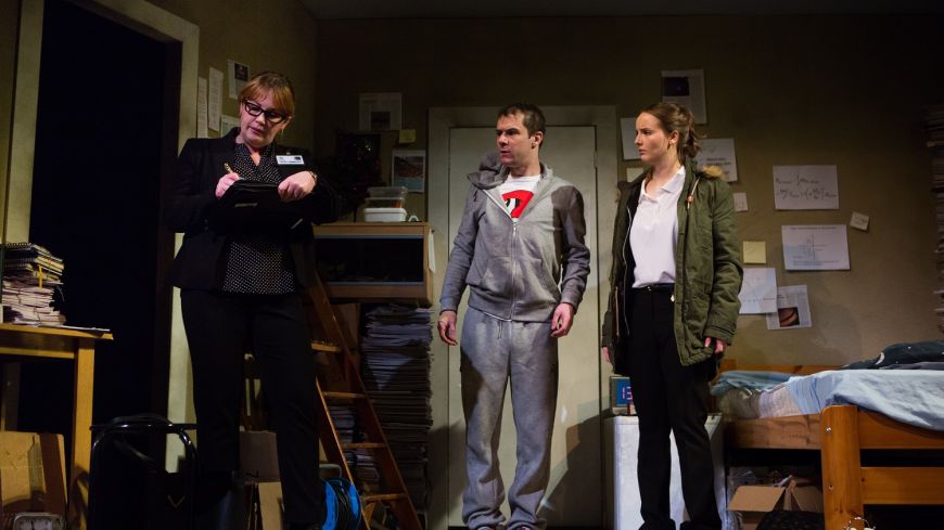 How to Disappear, Traverse, Review