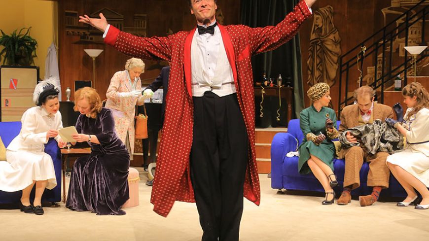 Present Laughter, Pitlochry Theatre, Review