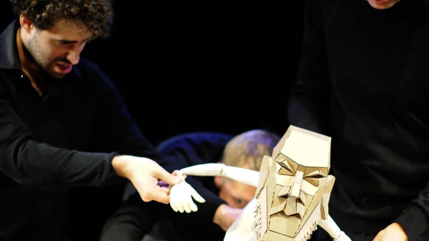 The Table, manipulate Festival, Review