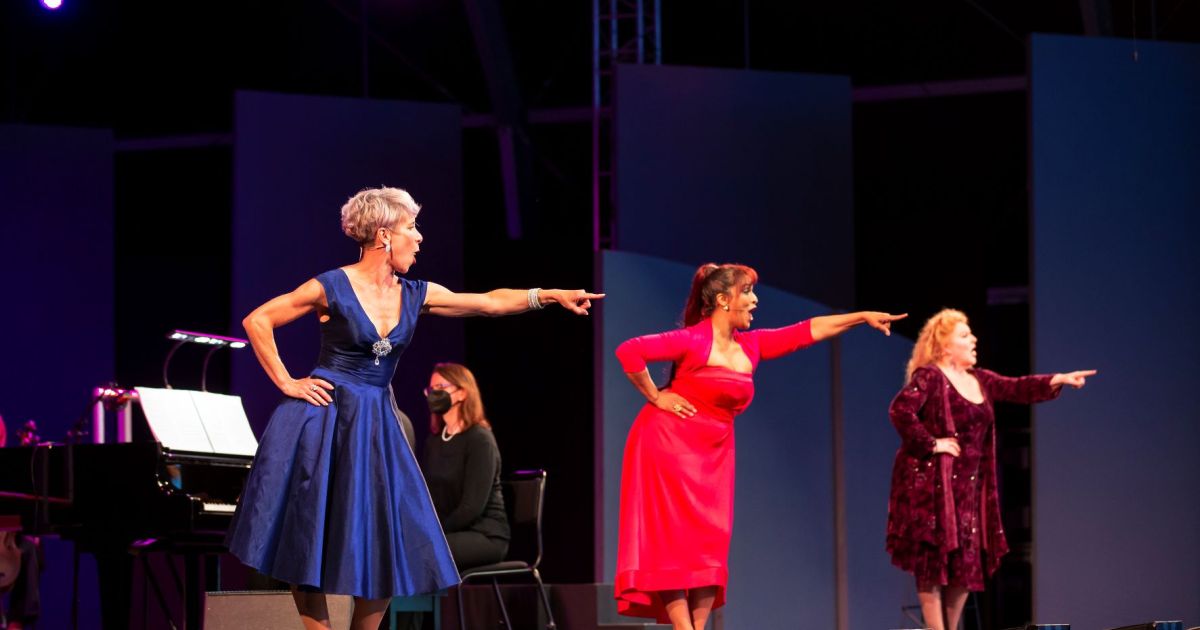 A scene from A Grand Night for Singing, (photo credit, J Shurte)