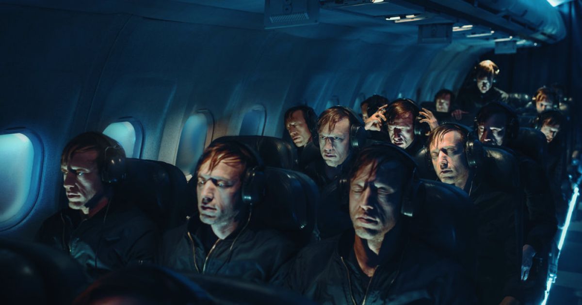 Flight (Darkfield) 2022