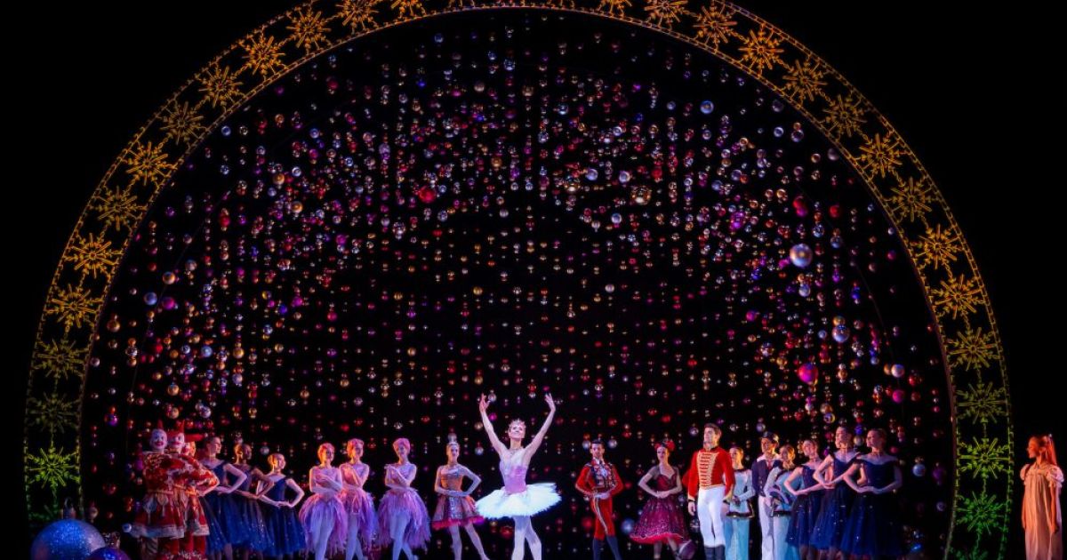 Principals Marge Hendrick as Sugarplum Fairy and Evan Loudon as Nutcracker Prince in Peter Darrell's The Nutcracker. Photo Credit Andy Ross