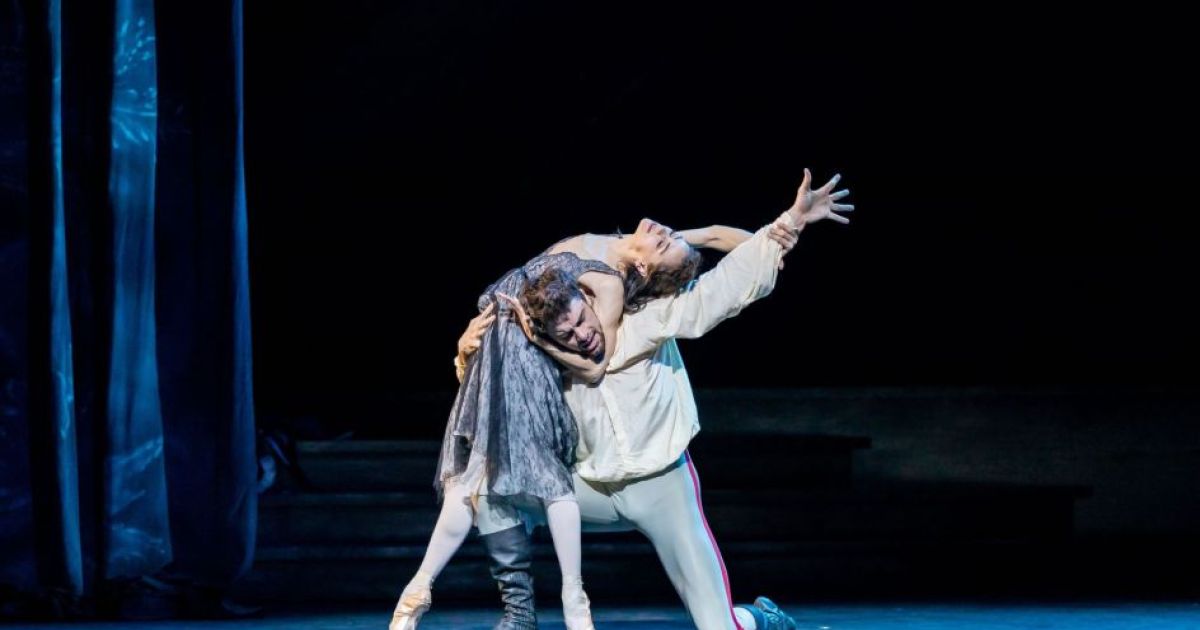 Evan Loudon and Sophie Martin as Crown Prince Rudolf and Mary Vetsera