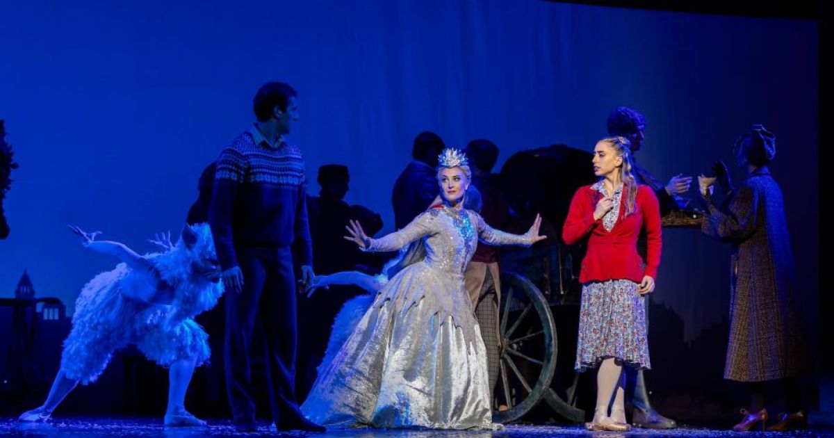 Principal Jessica Fyfe as The Snow Queen and Soloist Kayla-Maree Tarantolo as Gerda in The Snow Queen. Credit Andy Ross